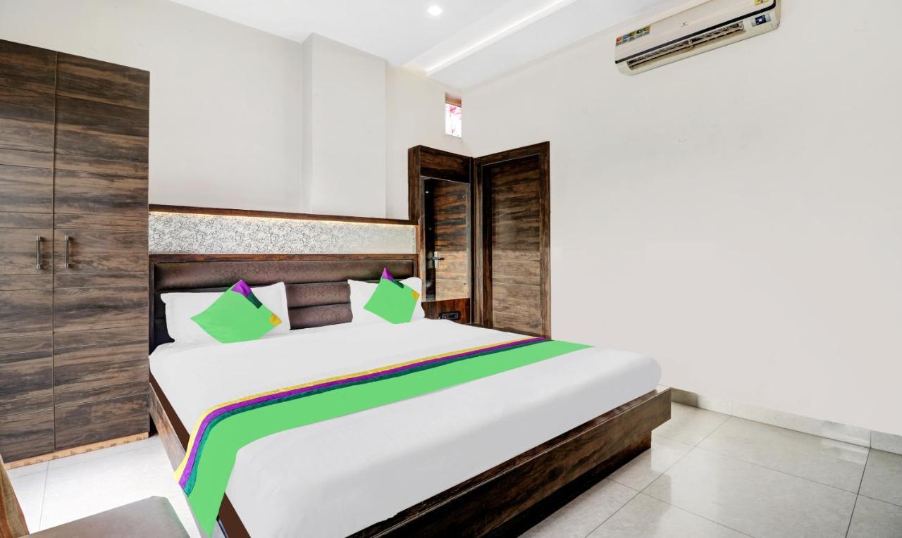 Treebo Trend Anjali Mahal Hotel Mathura Bagian luar foto
