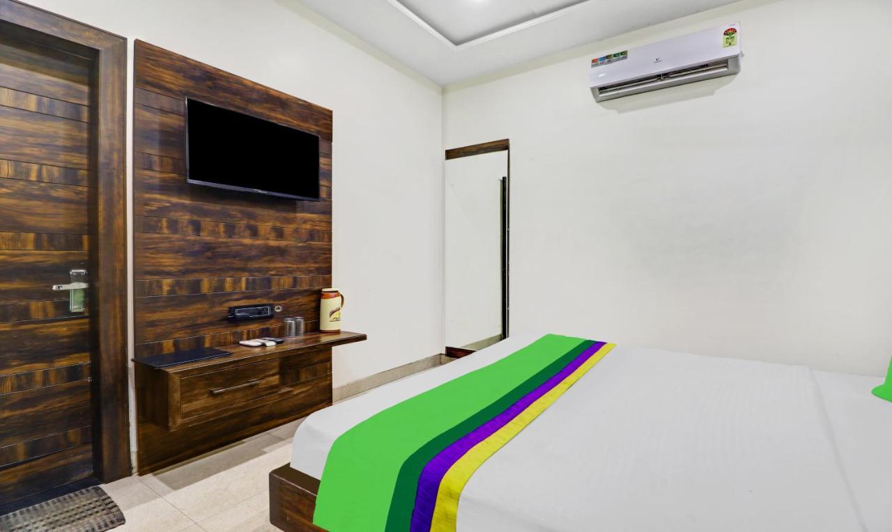 Treebo Trend Anjali Mahal Hotel Mathura Bagian luar foto