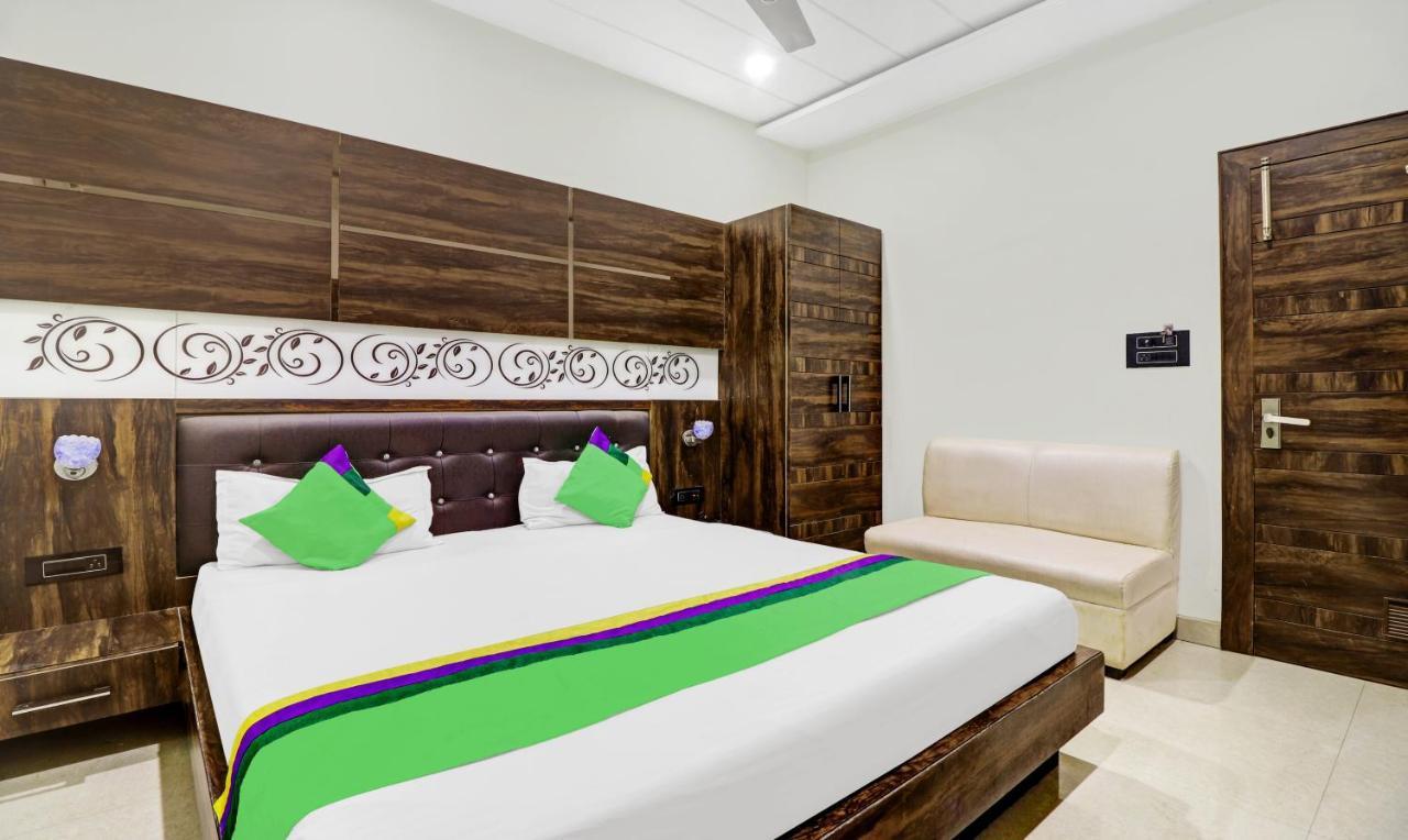 Treebo Trend Anjali Mahal Hotel Mathura Bagian luar foto