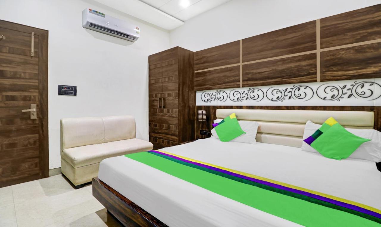Treebo Trend Anjali Mahal Hotel Mathura Bagian luar foto