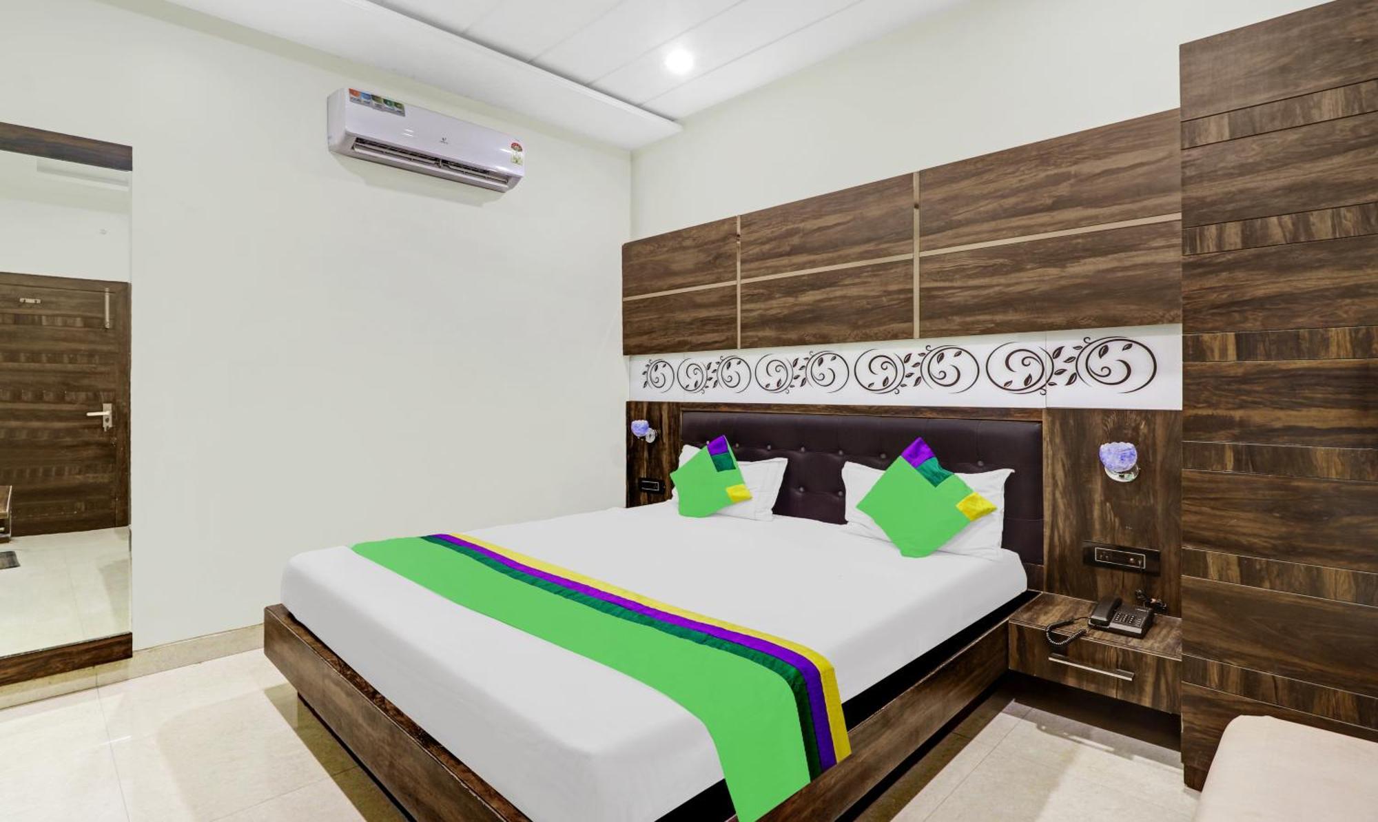 Treebo Trend Anjali Mahal Hotel Mathura Bagian luar foto