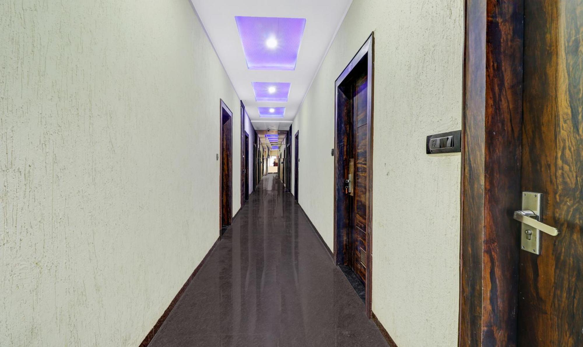 Treebo Trend Anjali Mahal Hotel Mathura Bagian luar foto