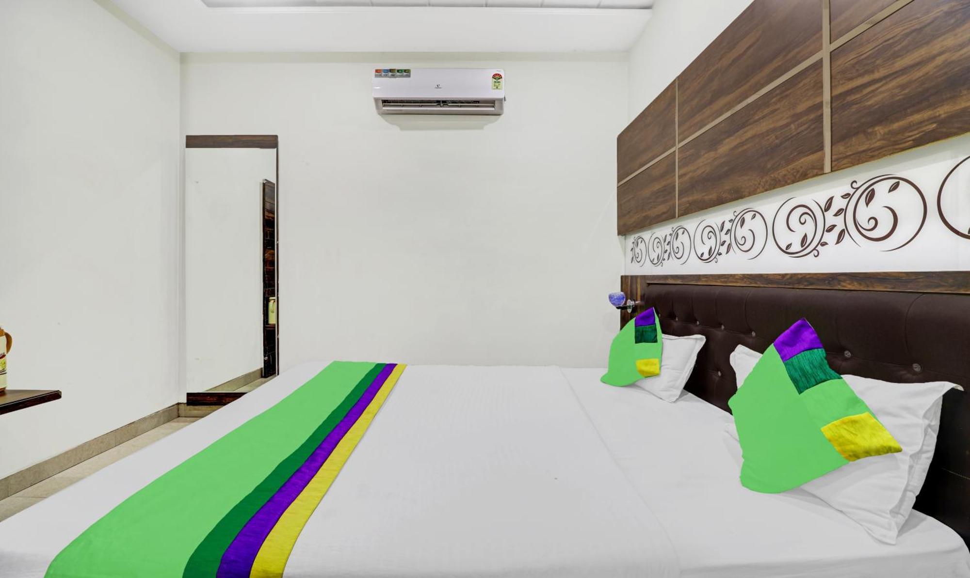 Treebo Trend Anjali Mahal Hotel Mathura Bagian luar foto